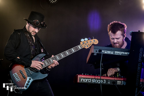 Doris Brendel (& Band): Ewan McIntosh on bass & Jacob Stoney on keys