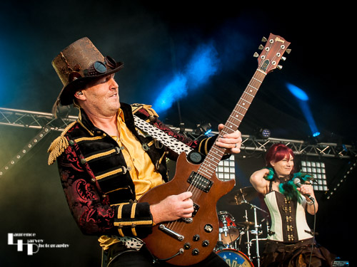 Doris Brendel (& Band): Lee Dunham on guitar