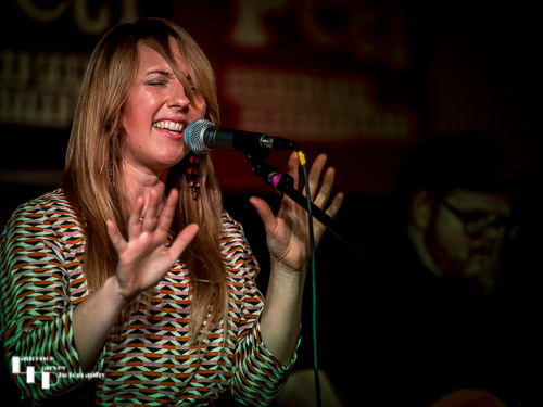 Lauren Dove on vocals