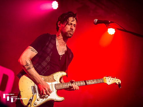 Dan Patlansky on vocals & guitar