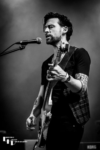 Dan Patlansky on vocals & guitar