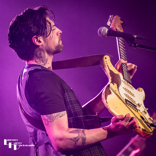 Dan Patlansky on vocals & guitar