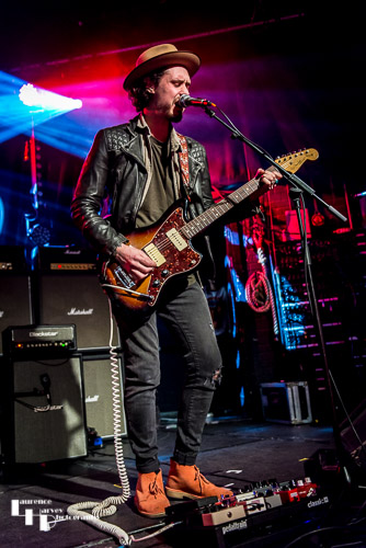 Nick Crutchley on guitar & vocals