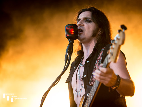 Franck Carducci (Band): Franck Carducci on bass & vocals