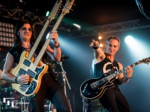 Franck Carducci (Band): Franck Carducci on bass & 12 String guitar, Christophe Obadia on guitar