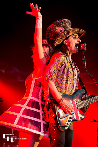 Franck Carducci (Band): Franck Carducci on bass & vocals, Mary Reynaud on vocals