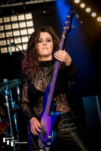 Häxan: Harriet Wadeson on bass