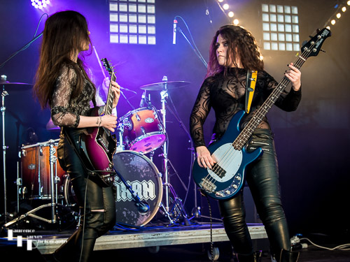 Häxan: Sam Bolderson on vocals & guitar, Harriet Wadeson on bass