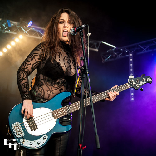 Häxan: Harriet Wadeson on bass