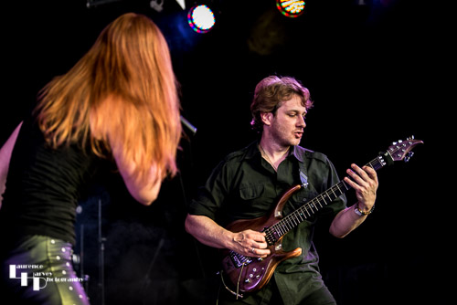 Hayley Griffiths Band: Hayley Griffiths on vocals & Mathieu Spaeter on guitar
