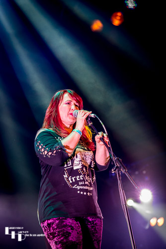 Lee Ainley on vocals