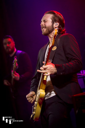 Laurence Jones on guitar & vocals