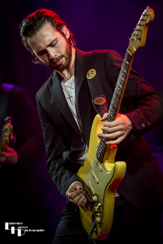 Laurence Jones on guitar & vocals