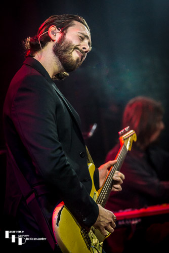 Laurence Jones on guitar & vocals
