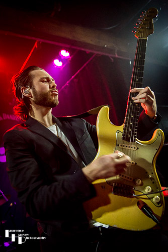 Laurence Jones on guitar & vocals