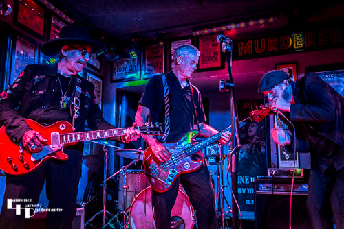 Lightnin' Willie & his band on stage at The Murderers