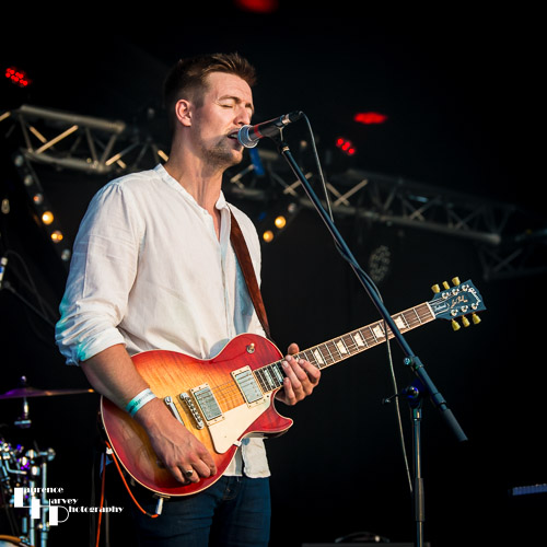 The Mentulls: Dave Crabtree on guitar & vocals