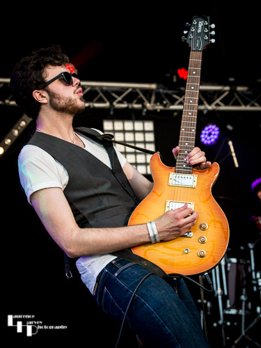 The Mentulls: Andrew Pipe on guitar & vocals
