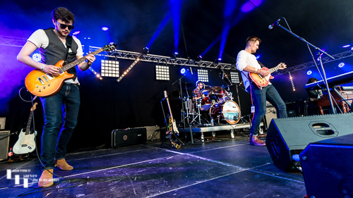 The Mentulls: Andrew Pipe & Dave Crabtree on guitar