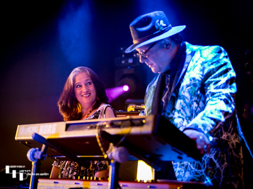 Carl Van Selman on keys & Sophie Hammerton on vocals