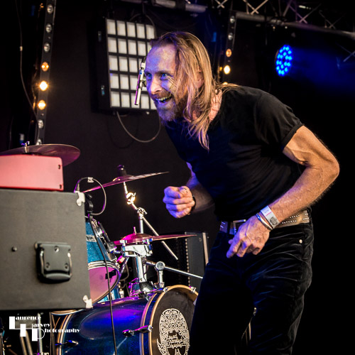 Pearl Handled Revolver: Lee Vernon on vocals