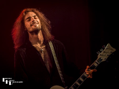 Jack Edwards on lead guitar