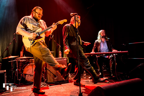 Rick Estrin on vocals & harmonica, Kid Andersen on guitar