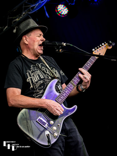 Roadhouse: Gary Boner on vocals & guitar