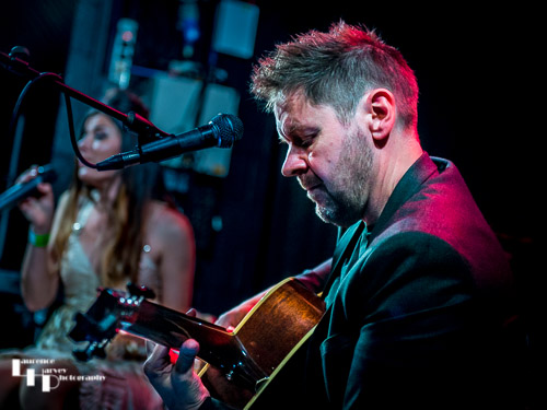 Ron Sayer on guitar & vocals