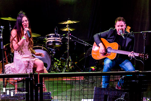 Charlotte Joyce on vocals, Ron Sayer on guitar & vocals