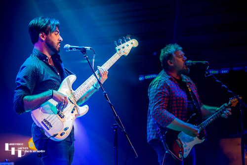 Stevie Nimmo on guitar & vocals, Kelpie McKenzie on bass