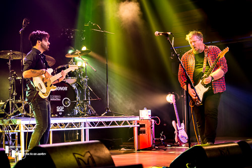 Stevie Nimmo on guitar & vocals, Kelpie McKenzie on bass