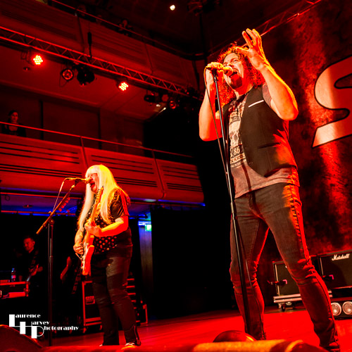 Andy Scott on guitar & vocals, Paul Manzi on vocals