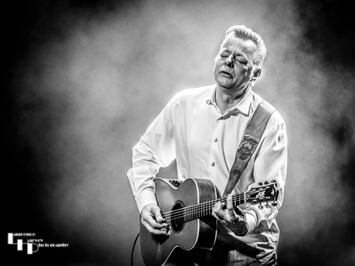 Tommy Emmanuel on guitar