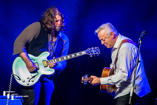 Tommy Emmanuel & guest J D Simo on guitar
