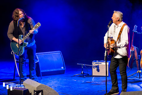 Tommy Emmanuel & guest J D Simo on guitar