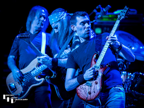 Mark Sutcliffe & Joe Fawcett on guitar, Nigel Booth on bass