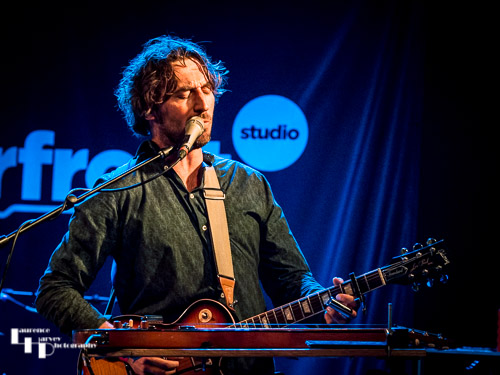 Wille Edwards on vocals & guitar