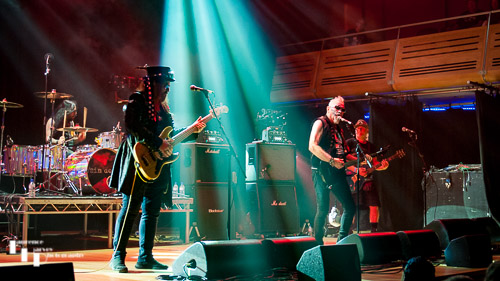 Zal Cleminson's Sin'Dogs on stage at The Apex