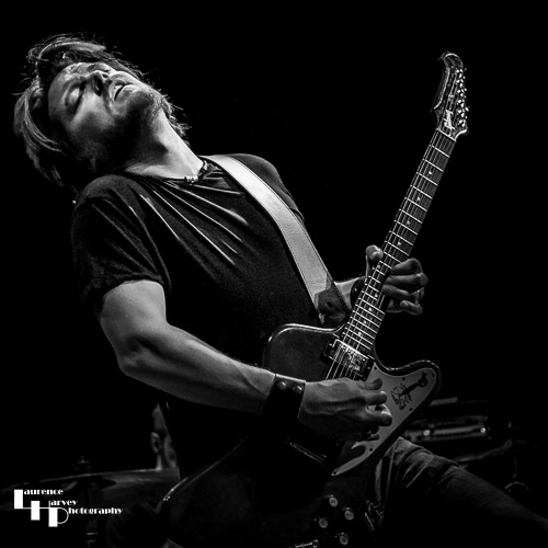 David James Smith on vocals & guitar