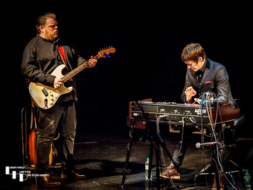 Danny Bryant on guitar & vocals & Stevie Watts on keys