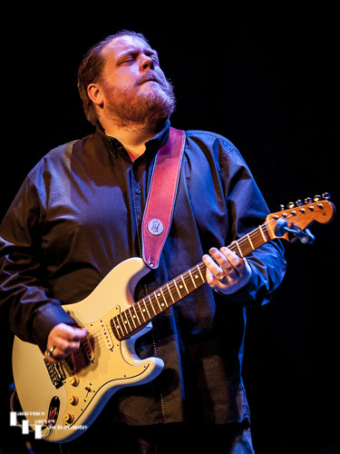 Danny Bryant on guitar & vocals