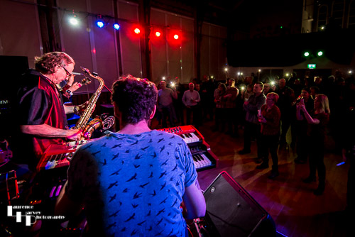 Audience participation with mobile phone lights