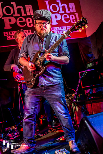 Mark ‘Boweevil’ Howes on guitar