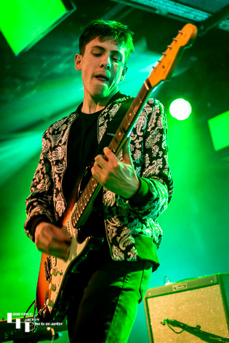 Félix Rabin on vocals & guitar