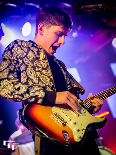 Félix Rabin on vocals & guitar
