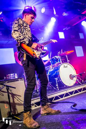 Félix Rabin on vocals & guitar