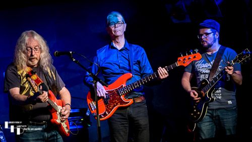 Dave Thomas on guitar & vocals, Mark Howes on guitar & Malcolm Jackson on bass