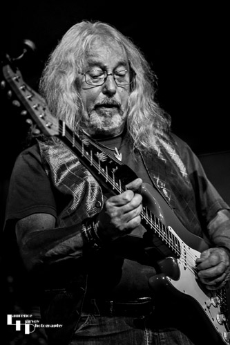 Dave Thomas on guitar & vocals