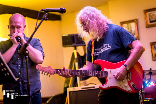 Dave Thomas on guitar & vocals, Gareth Tucker on harmonica